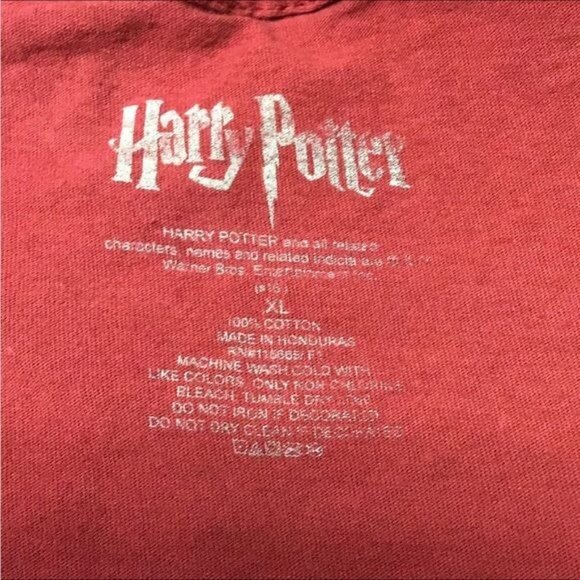 Harry Potter Adult Short Sleeve Graphic Tee  “Gryffindor Quidditch”, size XL - Picture 5 of 5